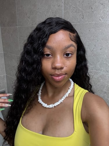 Customer photo review of CurlyMe Pre-bleached Wear Go Glueless Wig 7x5 Pre-cut HD Lace Water Wave Human Hair