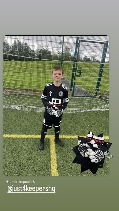 Customer photo review of 3G Techno AstroTurf Roll Finger