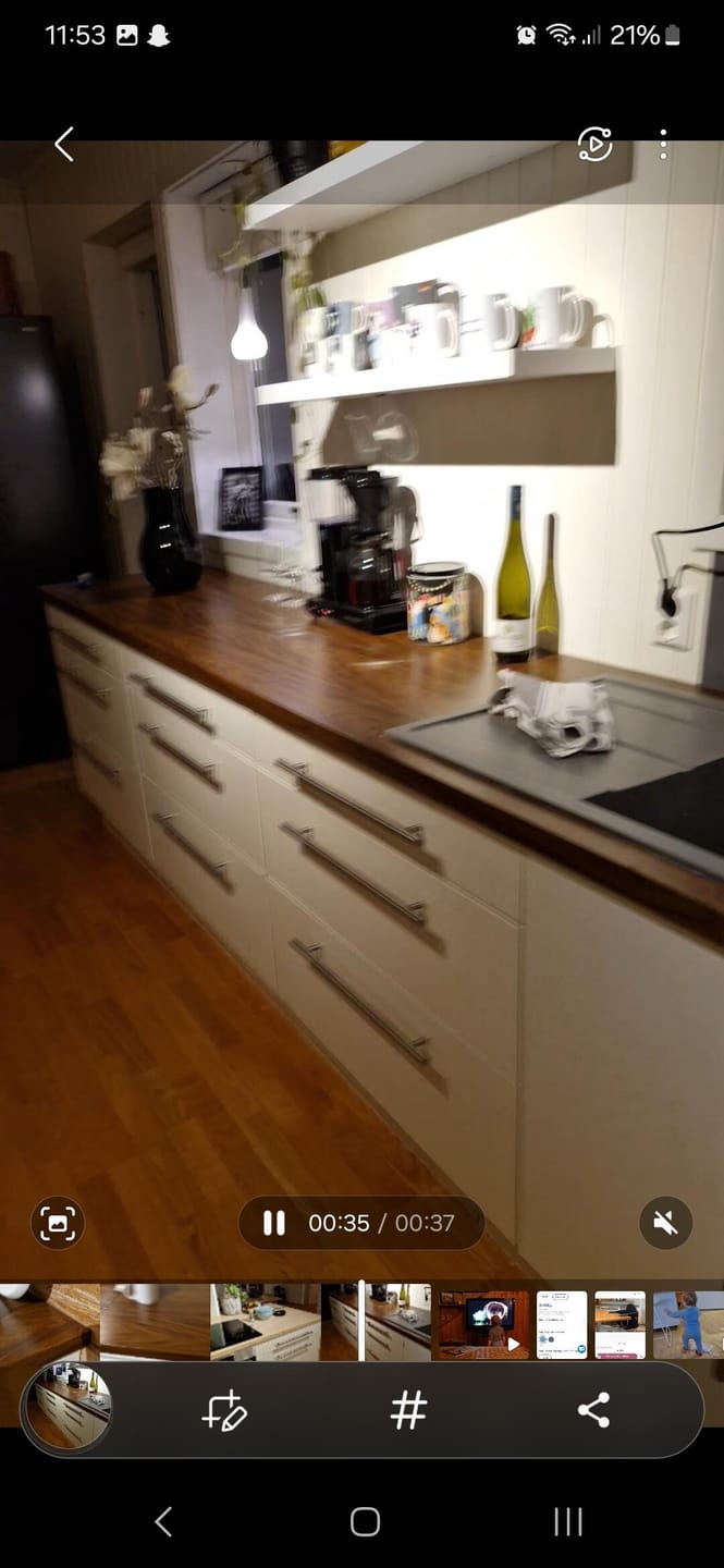 Customer photo review of Walnut Deep kontaktplast