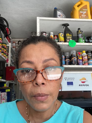 Customer photo review of Suero para pestañas y cejas