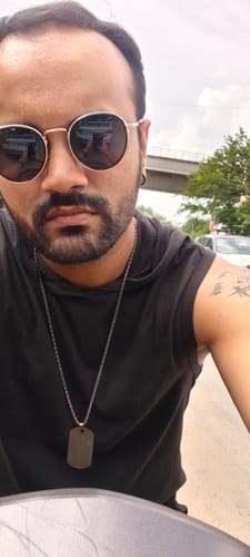 Customer photo review of Captain | Gold And Black Polarized Round Sunglasses - PMG3981