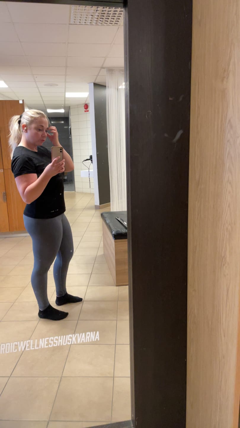 Customer photo review of Silk Blue Sculpt Seamless Tights