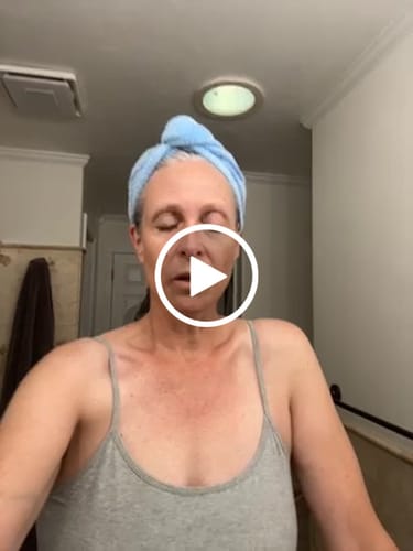 Customer video review of Besque™ Magic Body Oil - 100ml