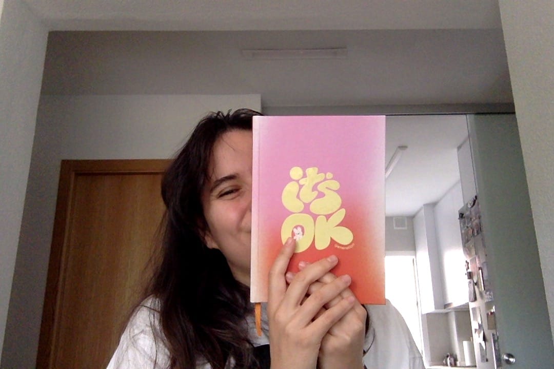 Customer photo review of Feel Good Journal | Portada Mandarina