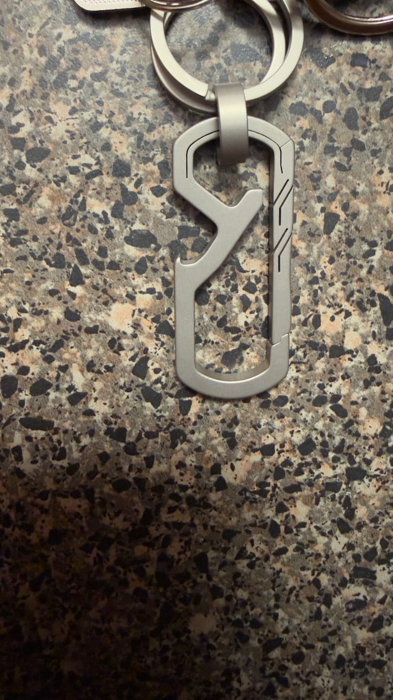 Customer photo review of 80Eighty® Titanium Keychain Clip