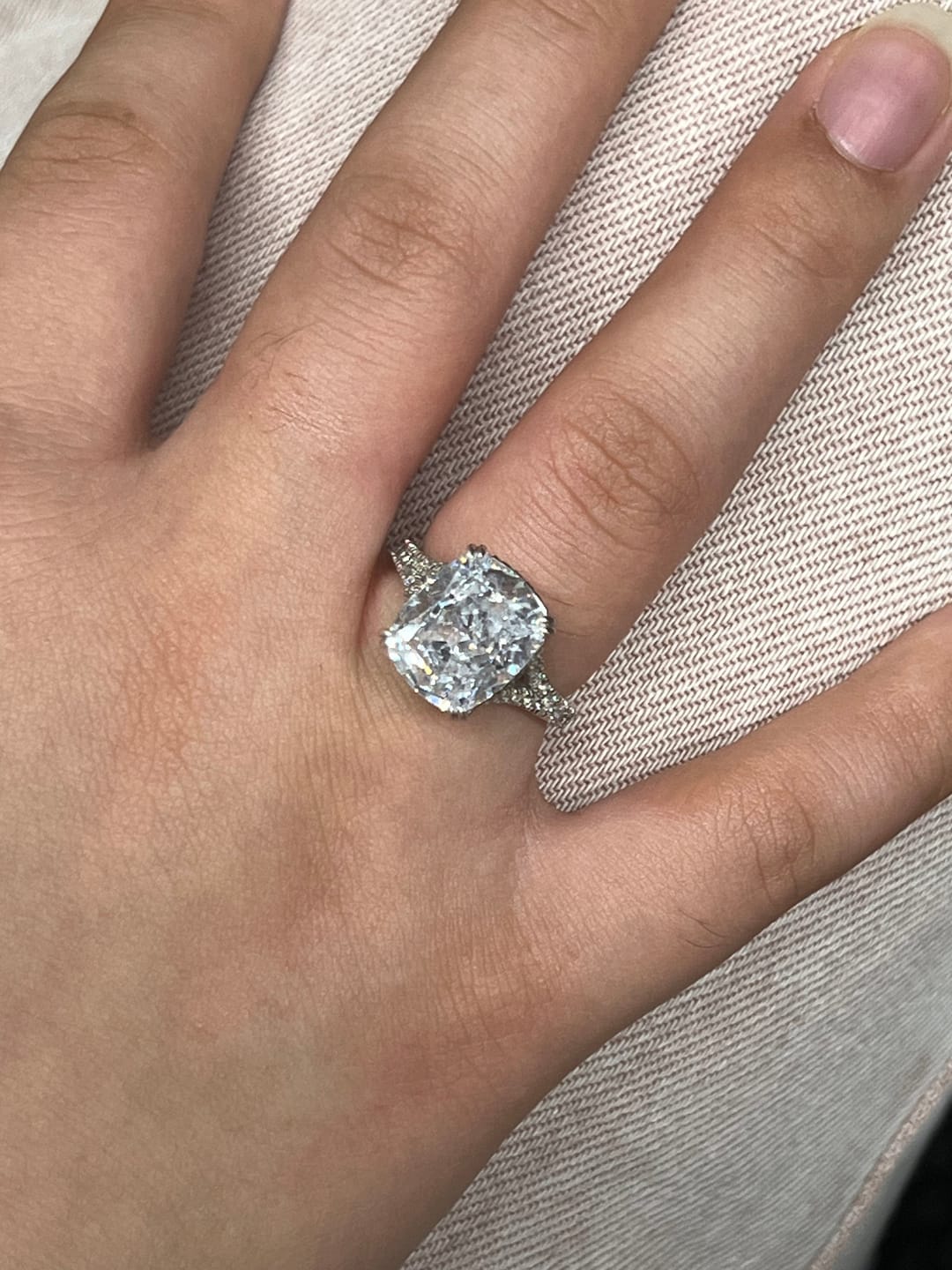 Customer photo review of S925 7.0Ct/4.0Ct Split Shank Cushion Cut Engagement Ring 18K White Gold Plated Travel Rings with Pavé Accents