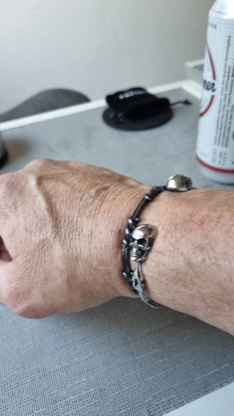 Customer photo review of WIRED.