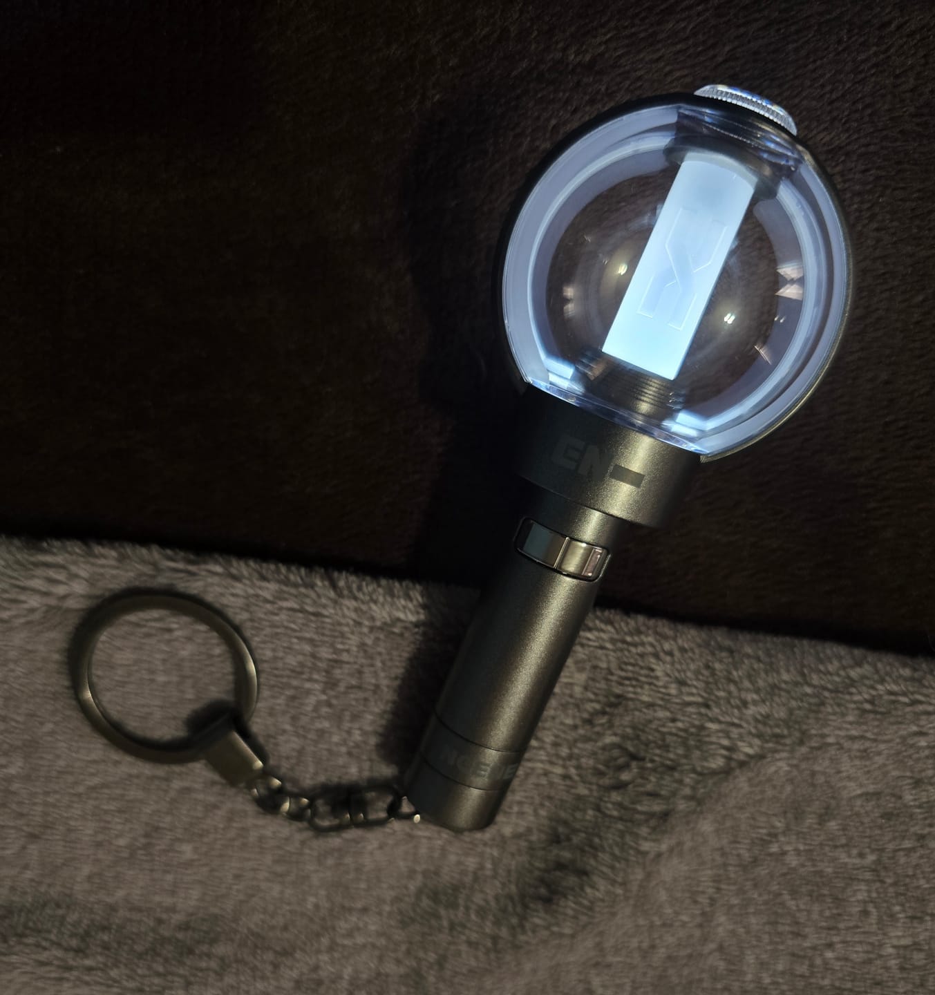 Customer photo review of ENHYPEN - OFFICIAL LIGHT STICK VER.2 KEYRING