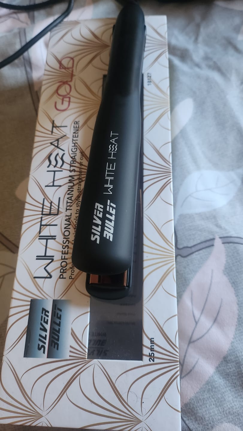 Customer photo review of Silver Bullet White Heat (GOLD PLATE EDITION) Soft Touch Titanium Flatiron 25mm 130-230degrees C