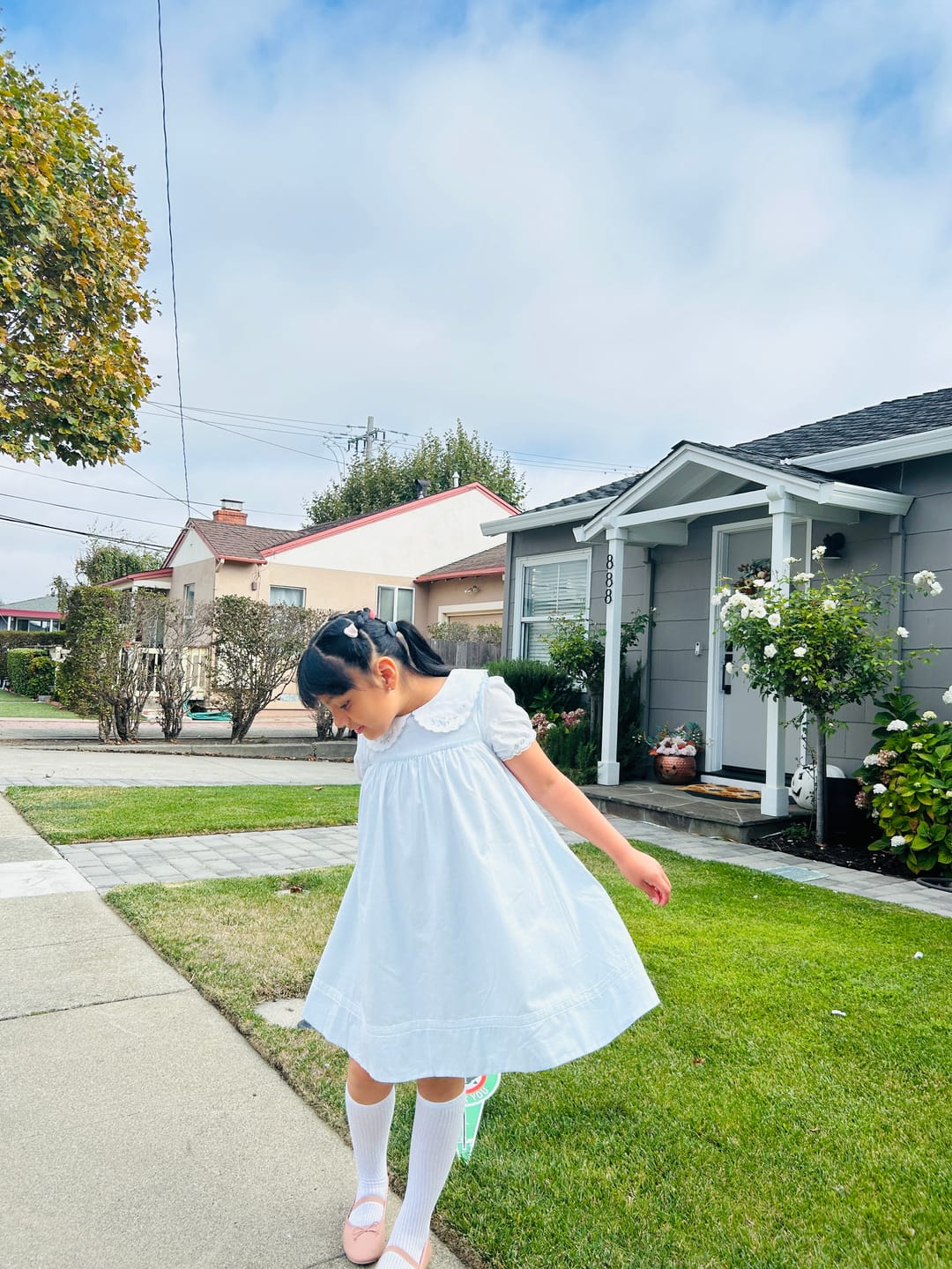 Customer photo review of Dave&Bella Girls Summer Blue Breathable Cotton Princess Dress