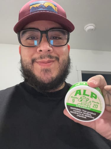 Customer photo review of Spearmint Nicotine Pouches