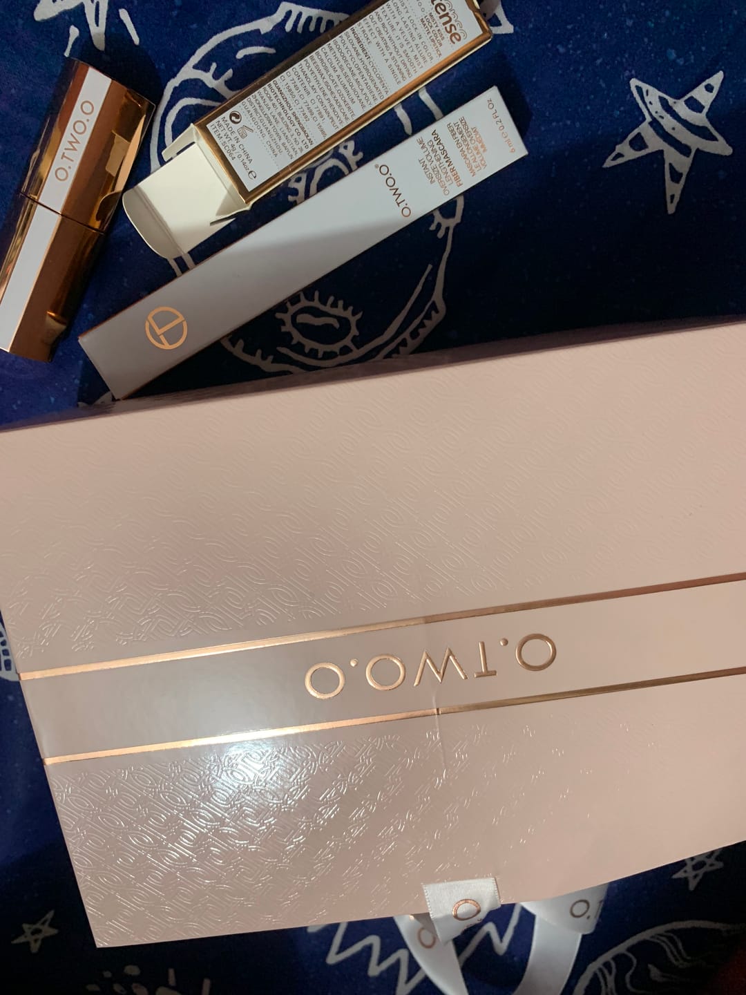 Customer photo review of O.TWO.O MISTY KISS LOCK COLOUR MATTE LIPSTICK