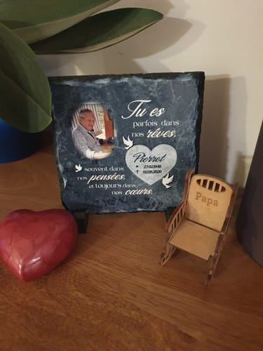 Customer photo review of Dans nos cœurs - Plaque en ardoise personnalisée
