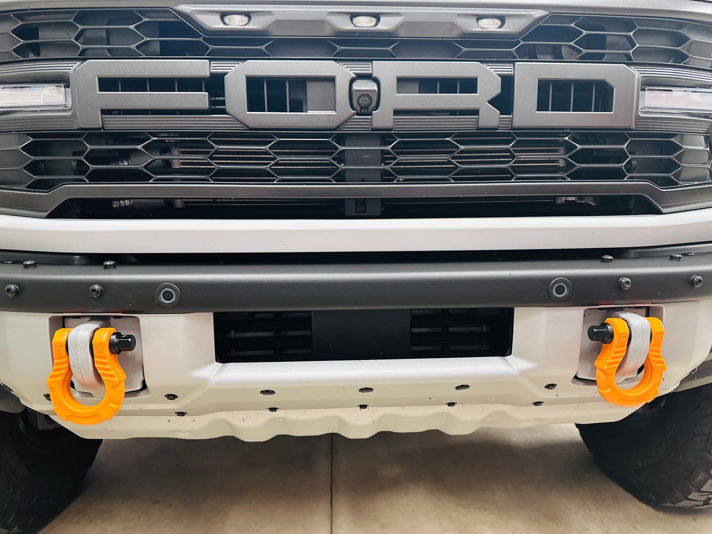 Customer photo review of GearAmerica UBER Shackles with Anti-Theft Lock (Orange) | Forged Carbon Steel | 80,000 lb (40T) MBS & 20,000 lb (10T) WLL