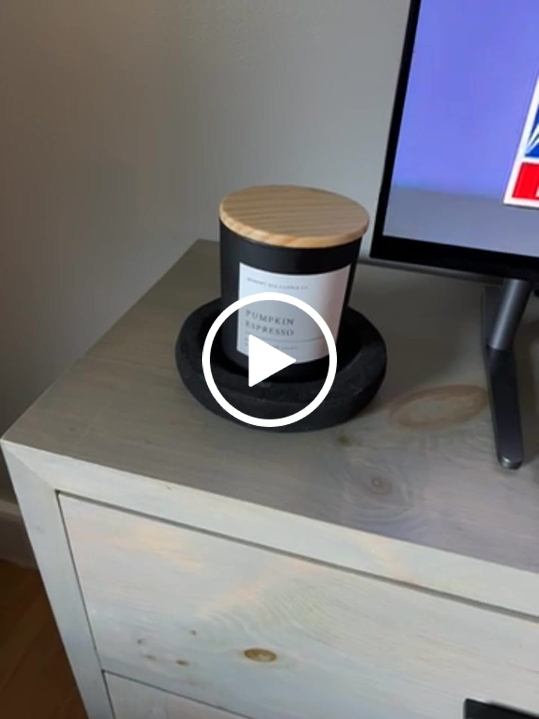 Customer video review of Pumpkin Espresso 10 oz. Candle