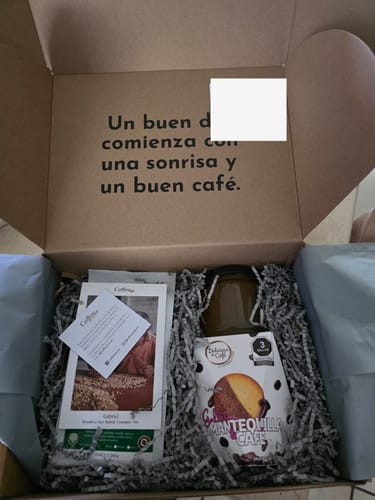 Customer photo review of Café, galletas y cajeta de café