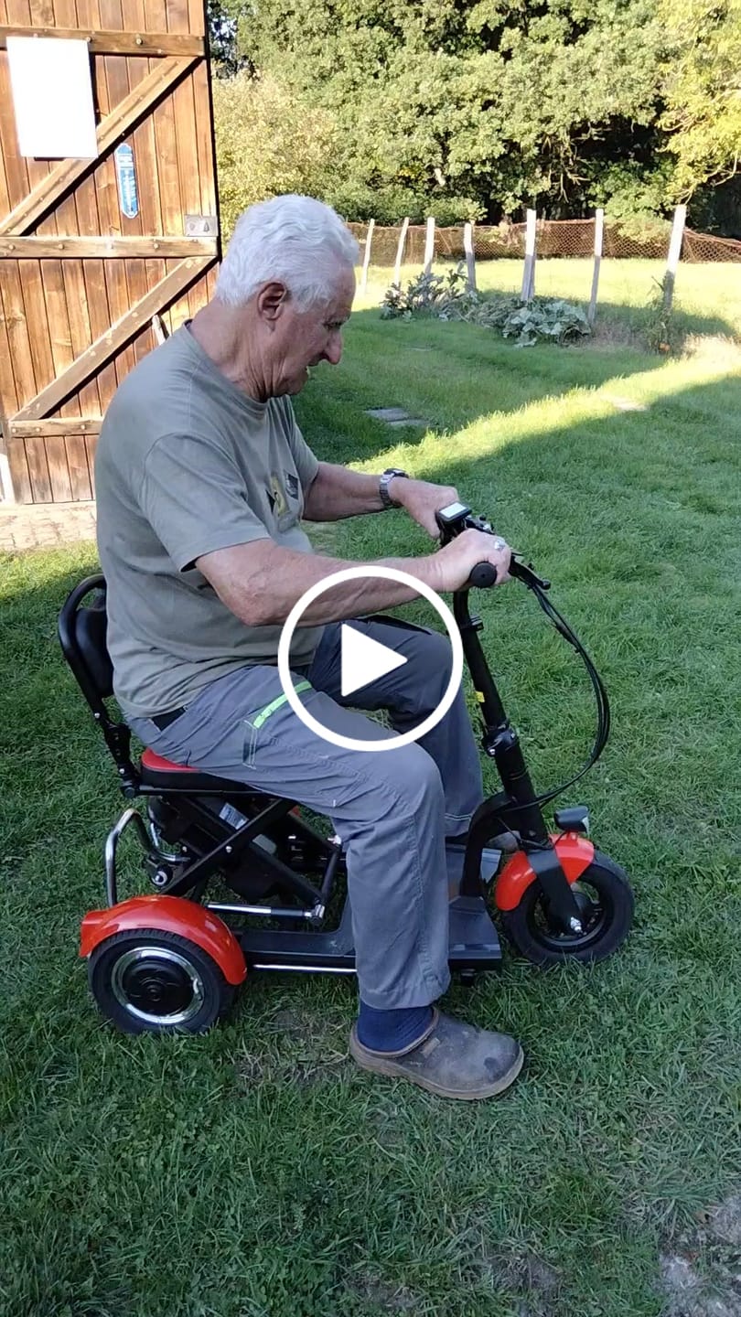 Customer video review of Tricycle électrique S2 pliable – 3 roues 300W/600W, mobilité pratique pour seniors et PMR