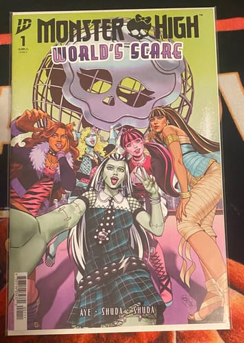 Customer photo review of Monster High: World'S Scare #1 Cover A (Cola)