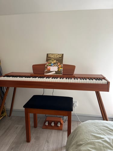 Customer photo review of Donner DDP-80 Wooden Style Weighted Digital Piano
