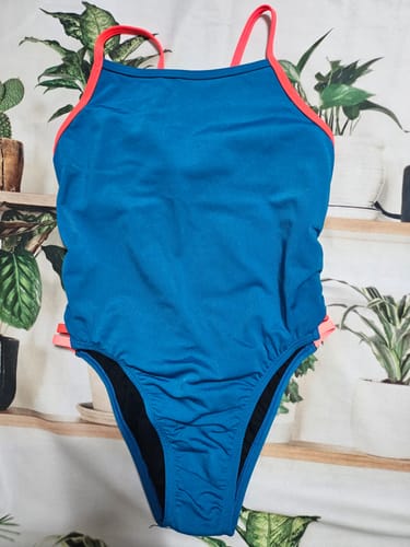 Jeong Bun review of ZAMBIA ONE PIECE || Nordic|Fiesta image 1 out of 1