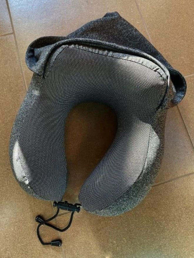 Customer photo review of כרית צוואר עם קפוצ'ון | Travelle HOOD