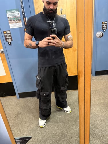 Customer photo review of 2005 - Hella Pocket Sweats