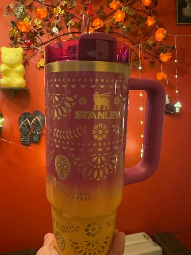 Customer photo review of Stanley Quencher H2.0 Flowstate™ Tumbler Sunrise Catrina | 887ML