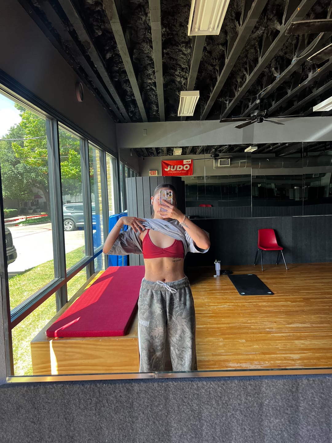 Customer photo review of W335 URBAN V-NECK BRA Fall 24'