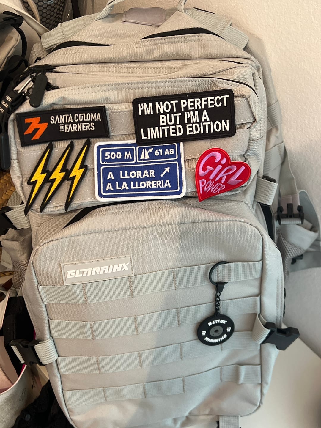 Customer photo review of Mochila Táctica 45L con compartimento para comida Silver