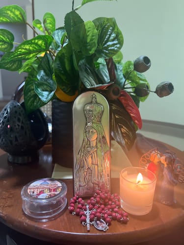 Customer photo review of Christianartworkshop Pope Leo XIV Red Wood Beads Rosary Commemorating: A Spiritual Treasure