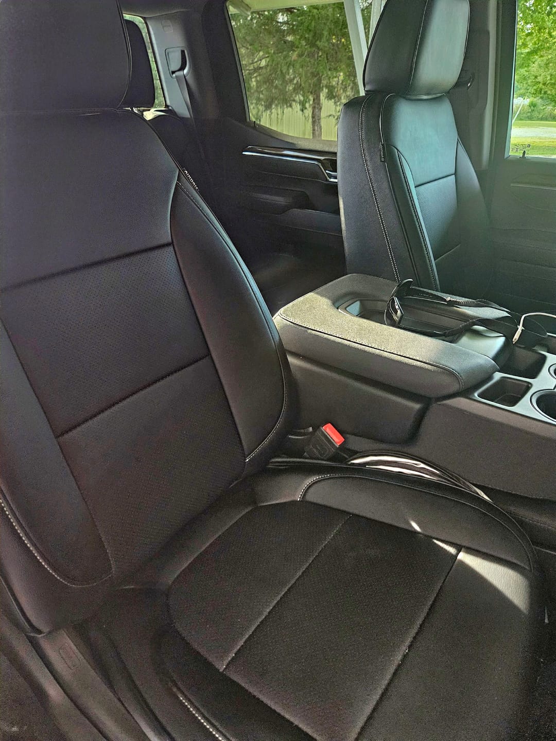Customer photo review of 2019+ Chevrolet Silverado Premium Custom Leather Seat Covers