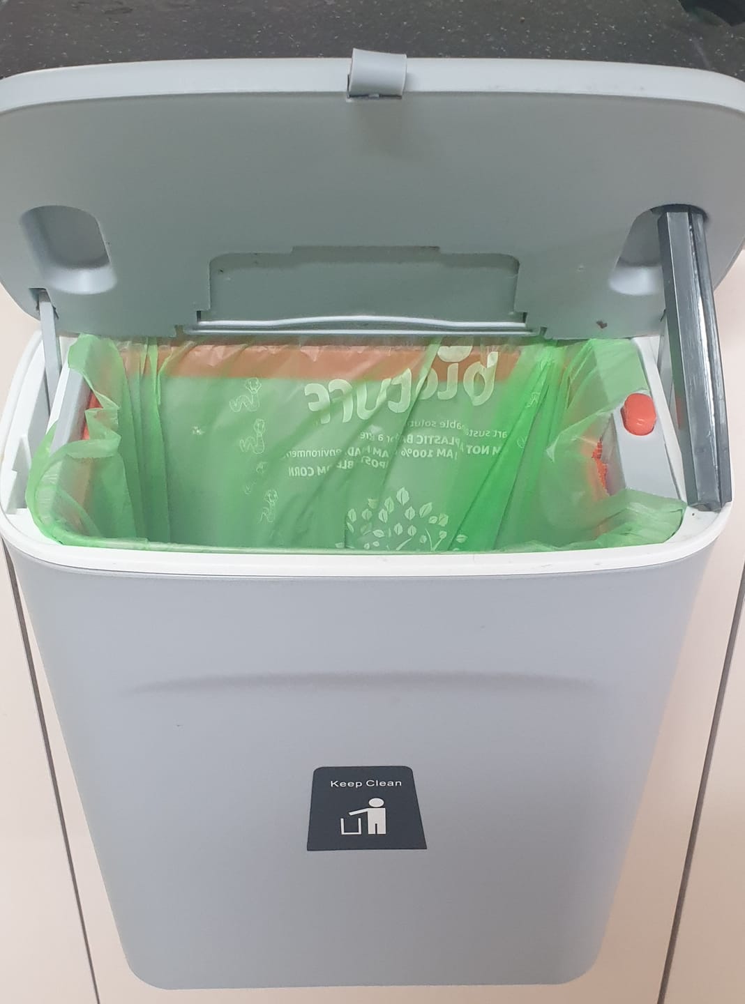 Customer photo review of 8L Kitchen Tidy Bin Liner with Handles (FOGO Compostable)