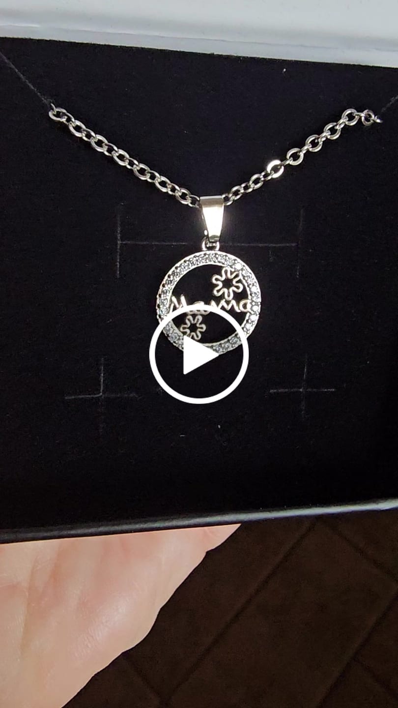 Customer video review of Willa 18k White Gold Plated Circle Mama Necklace with Simulated Diamond Crystals