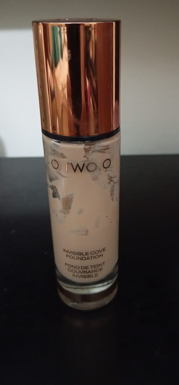 Customer photo review of O.TWO.O INVISIBLE COVER FOUNDATION