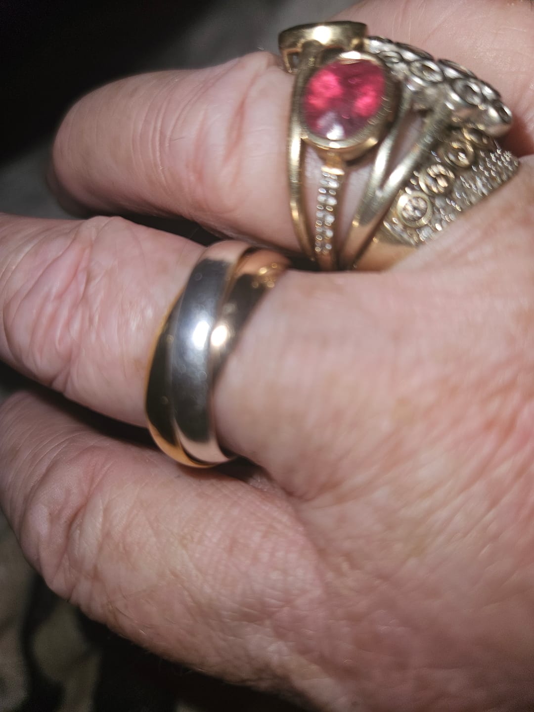 Customer photo review of Molto Embrace Ring