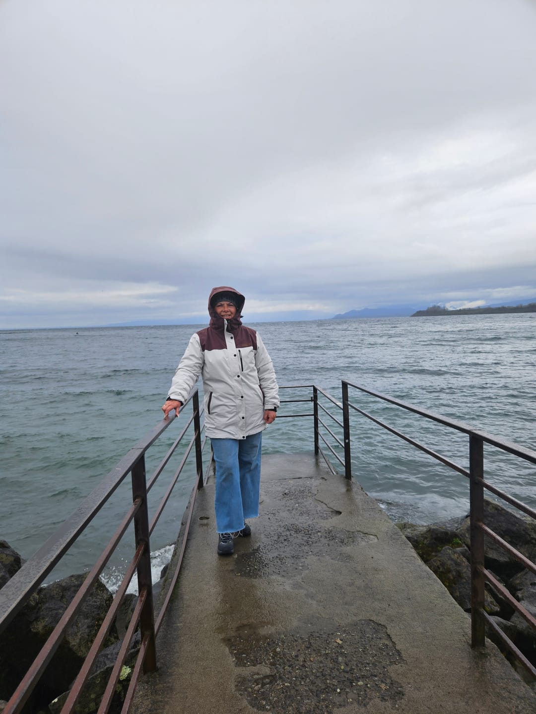 Customer photo review of Parka Impermeable Reversible Camaleon Mujer
