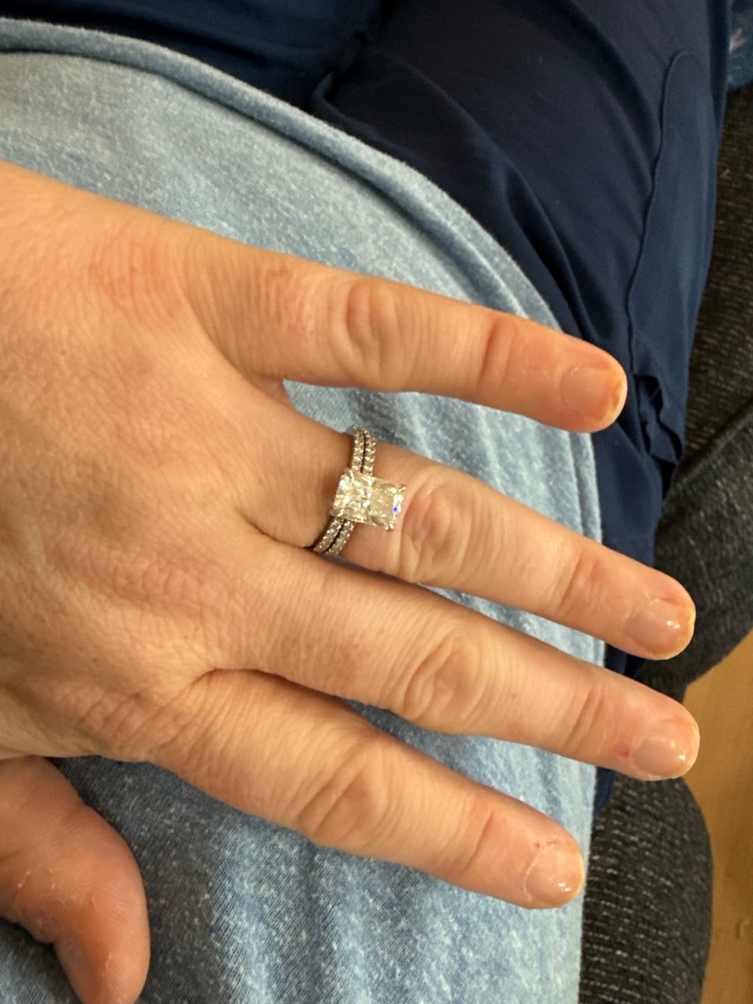Customer photo review of S925 Moissanite 3.5 Ct Radiant Cut White Gold/Yellow Gold/Rose Gold Wedding Ring For Women