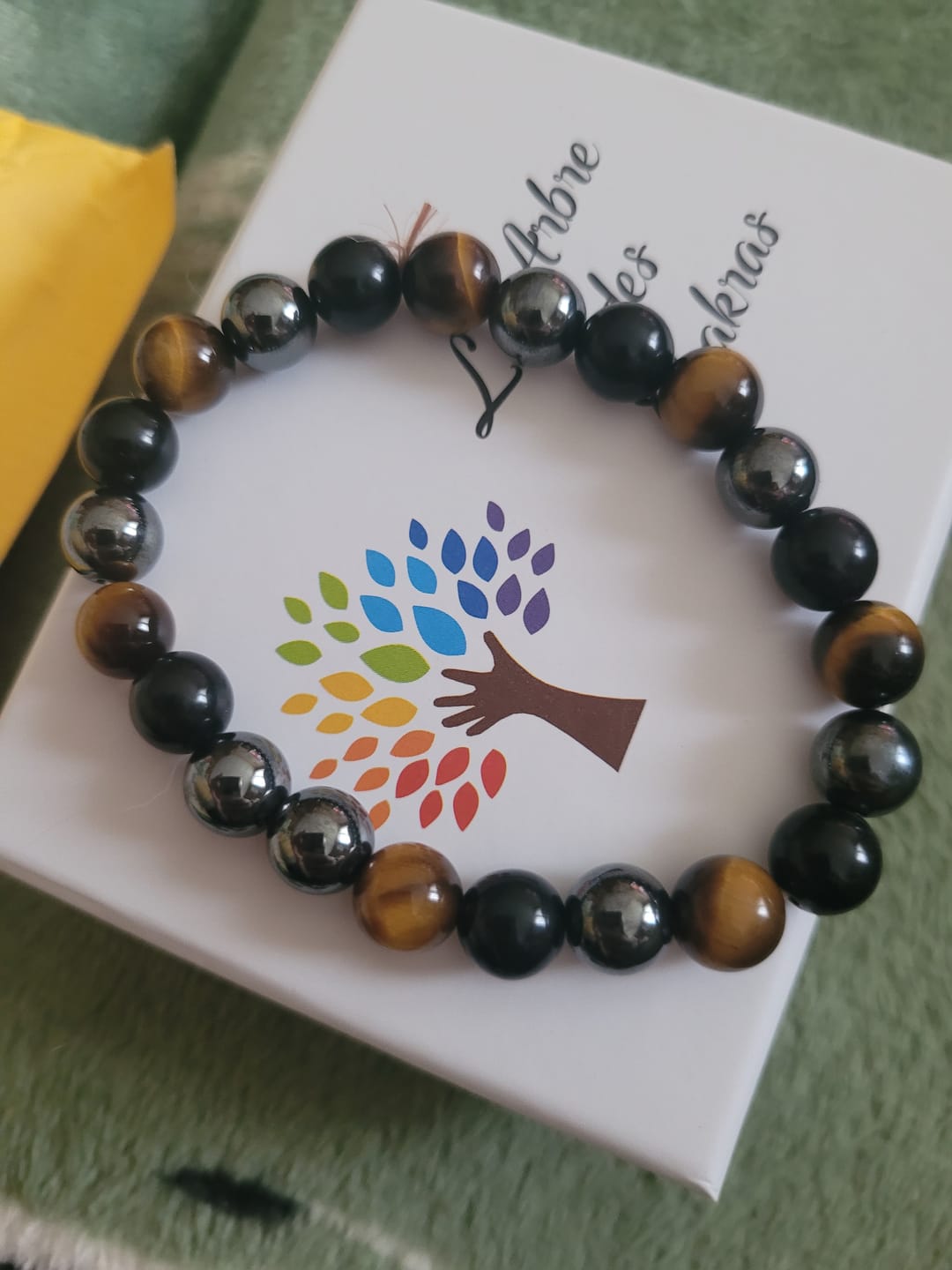 Customer photo review of Bracelet "3 Protections" en Oeil de Tigre, Hématite & Obsidienne Noire