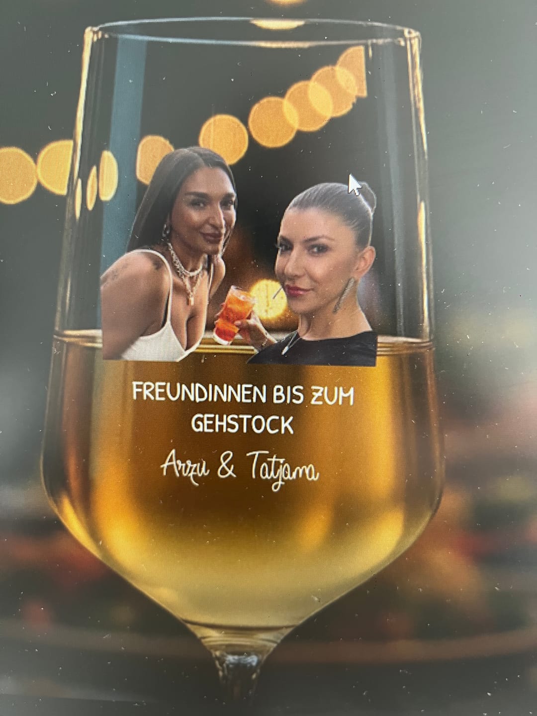 Customer photo review of Besties - Bedrucktes Weinglas mit Foto für beste Freundinnen