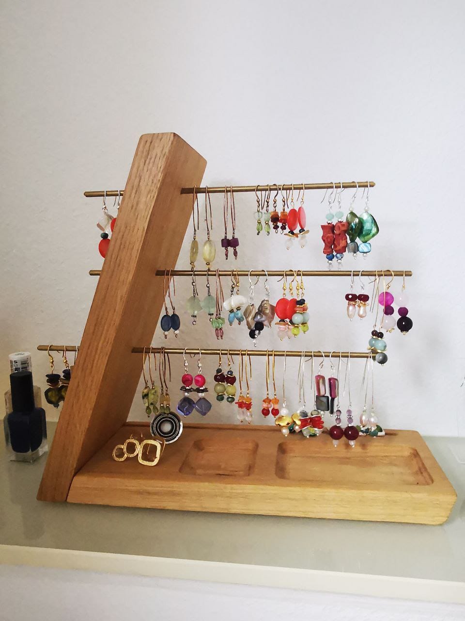 Customer photo review of Handgefertigter Schmuckständer – Ada aus edlem Eichen-Massivholz