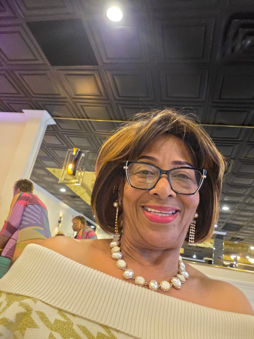 Customer photo review of Vivica Fox Hand Made Collection 100% Human Hair Blend - HMB-CELIA - Hand-Tied