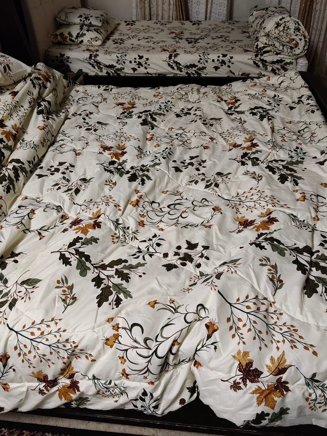 Customer photo review of DEWDROP Comforter Set- 7 Pcs