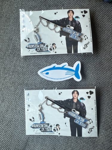 Customer photo review of (PREORDER) Jin 2025 Tour Pin