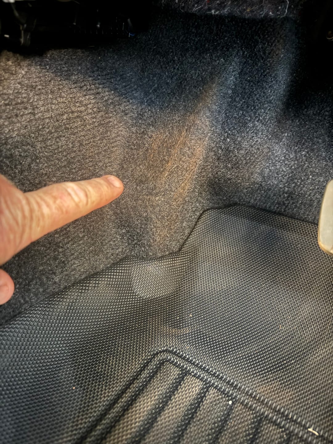 Customer photo review of Sharkskin Custom-Fit Isuzu D-MAX 2021–2025 3D TPE All-Weather Floor Mats