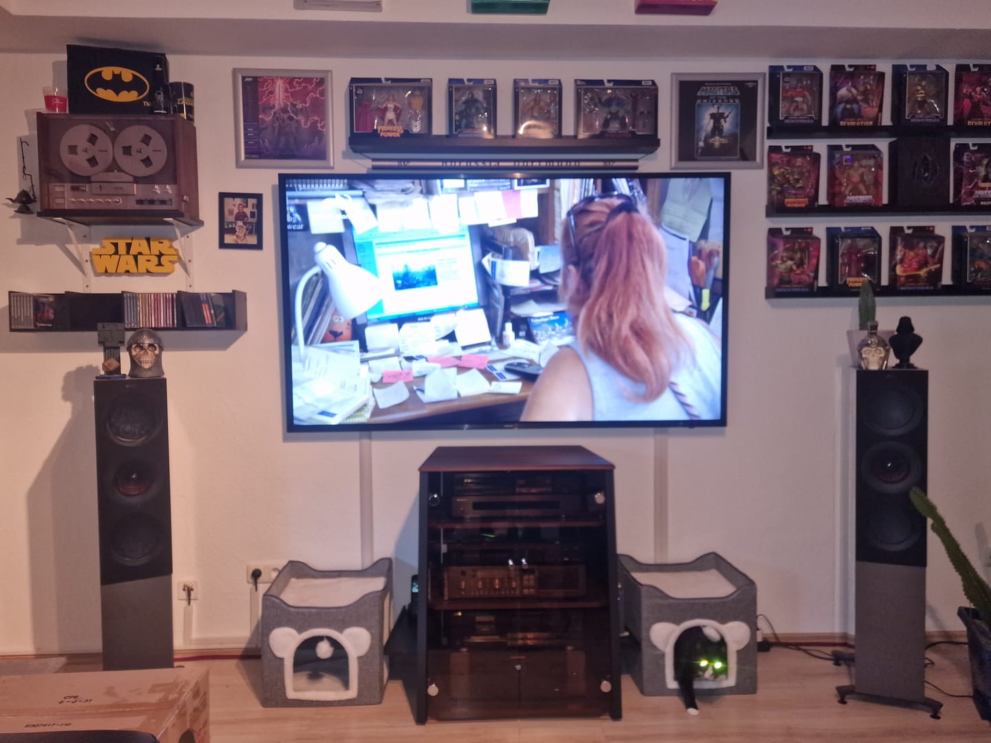 Customer photo review of Eiffel V2 AS07 Record Player Stand Enclosed