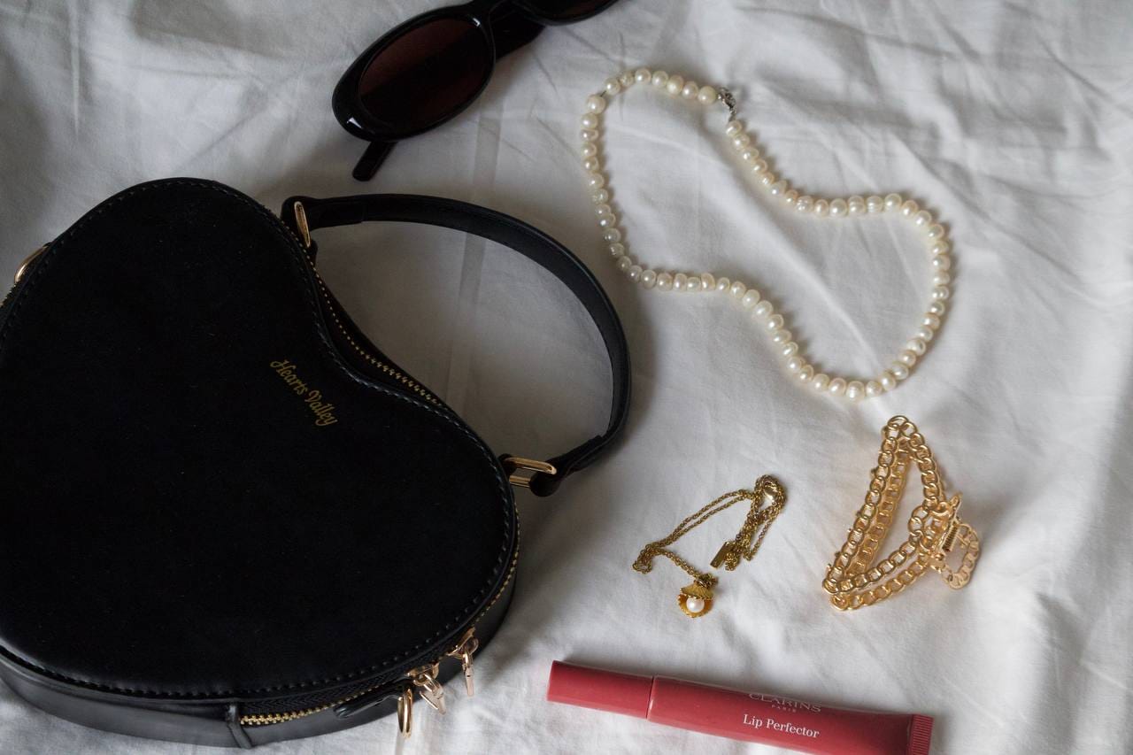Customer photo review of Vintage Heart Bag