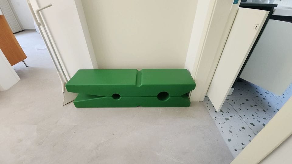 Customer photo review of Clip Shaped Side Table TV Stand