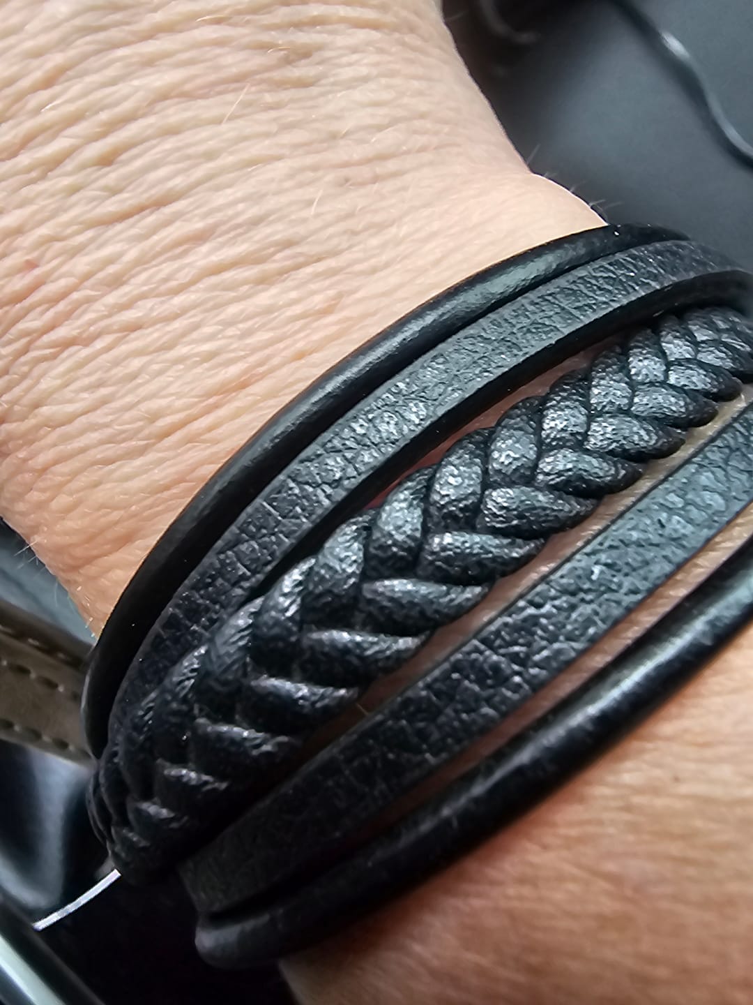 Customer photo review of Lederarmband "Braid"