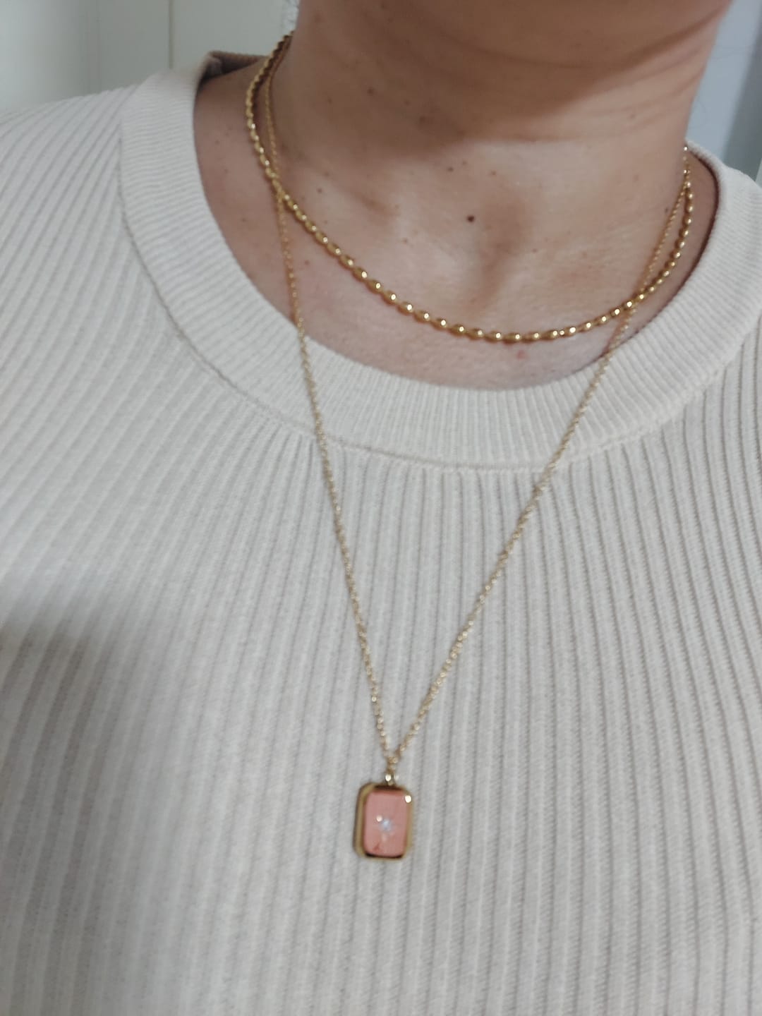 Customer photo review of Colar Duplo Santorini Banhado em Ouro 18k