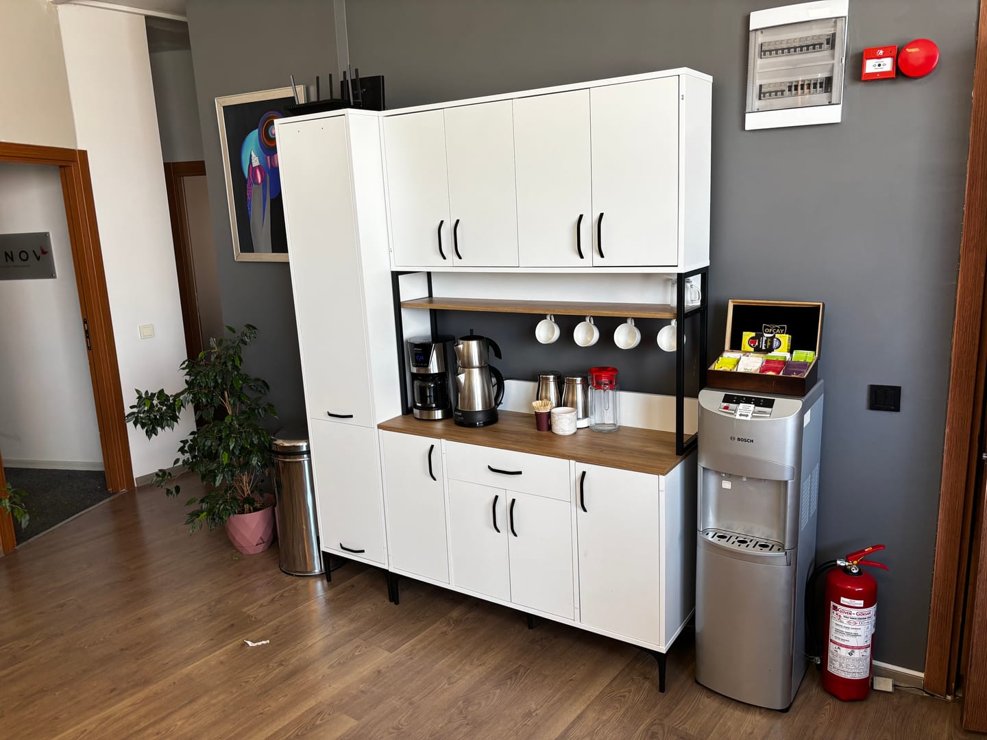 Customer photo review of Rani JE127 Çok Amaçlı Dolap 8 Kapaklı 1 Çekmeceli Kiler Mutfak Dolabı Beyaz - Sepet Ceviz